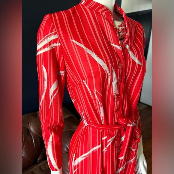 SOLDSOLDSOLD Deadstock 1970s red tie waist dress - Picture 5 of 7